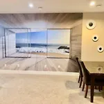 Luxury 3700 Sq/ 5 Bedroom/ Jettedtub/ 4 Fireplaces