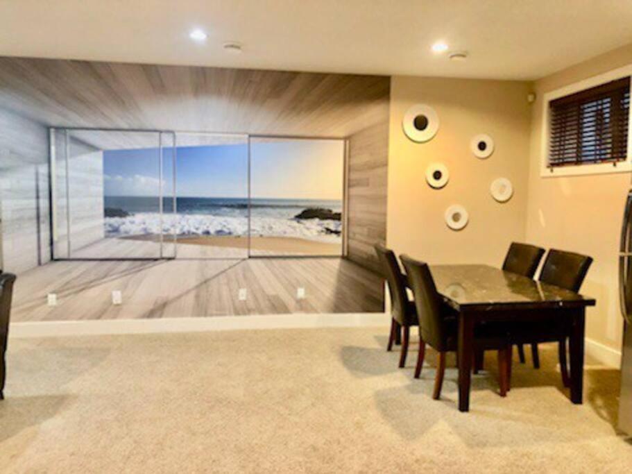 Villa Luxury 3700 Sq/ 5 Bedroom/ Jettedtub/ 4 Fireplaces *